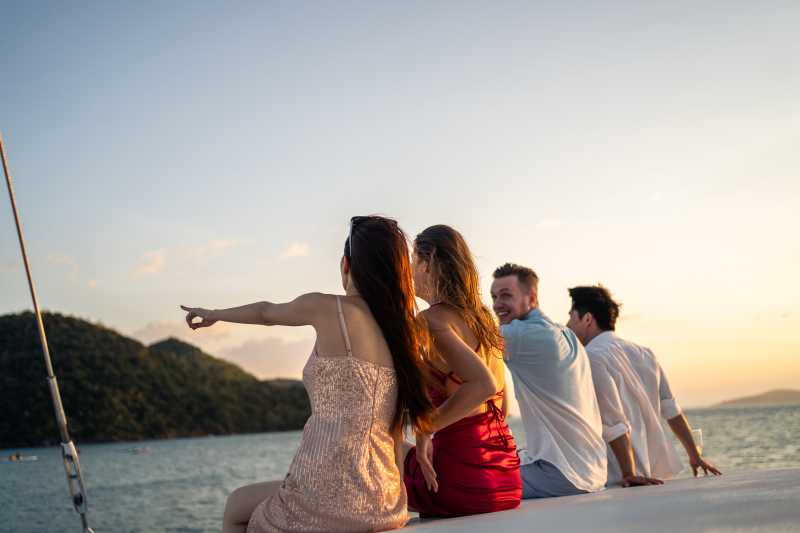 Reconnect with Friends or Family on a Private Vancouver Sailing Tour